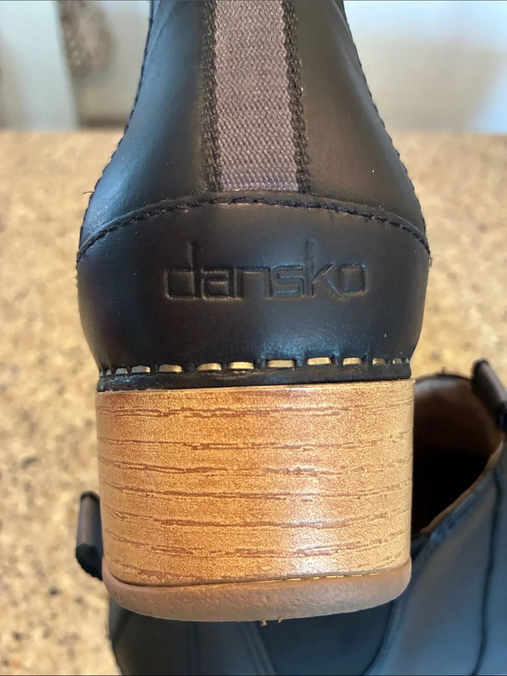 Women’s 38 Dansko Becka Boots in black oiled leather - Picture 5 of 11